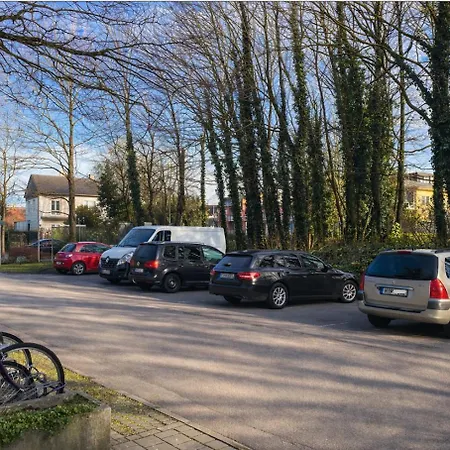 Geraeumige Mit Parkplatz Direkt An Der S-bahn Nach Muenchen Lejlighed *
