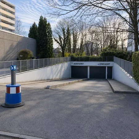 Geraeumige Mit Parkplatz Direkt An Der S-bahn Nach Muenchen