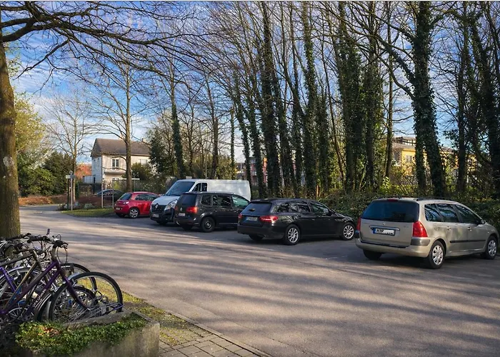 Geräumige Mit Parkplatz Direkt An Der S-bahn Nach München Apartment *
